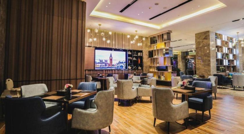 Echarm Hotel (Jingjiang Zhongzhou Road, Fanggu Street) 34/42
