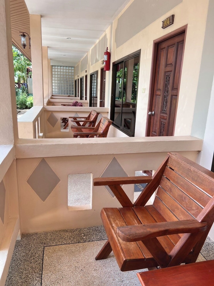 Diamond Beach Resort 24/38