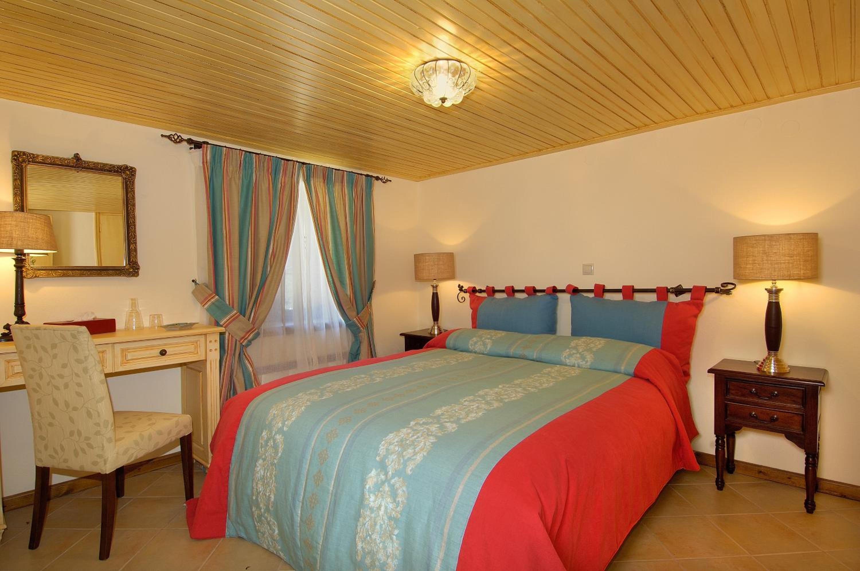 جناح، Emotions Country Resort 2/3