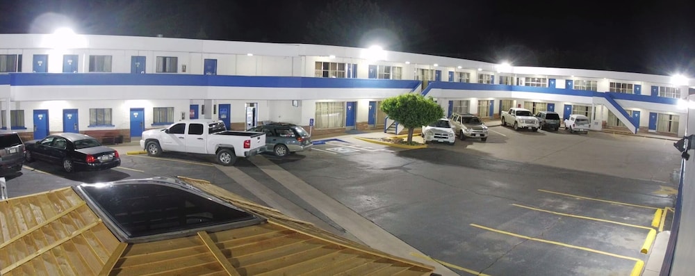 Motel6 Canon City, CO 56/64