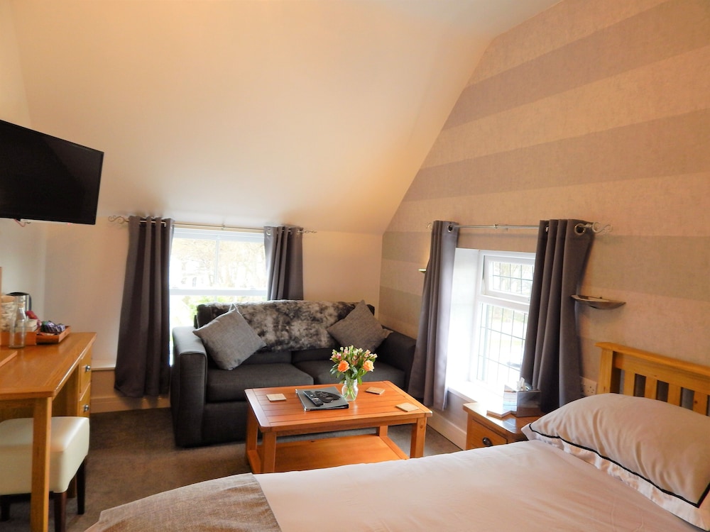 The Saxon Inn 15/50