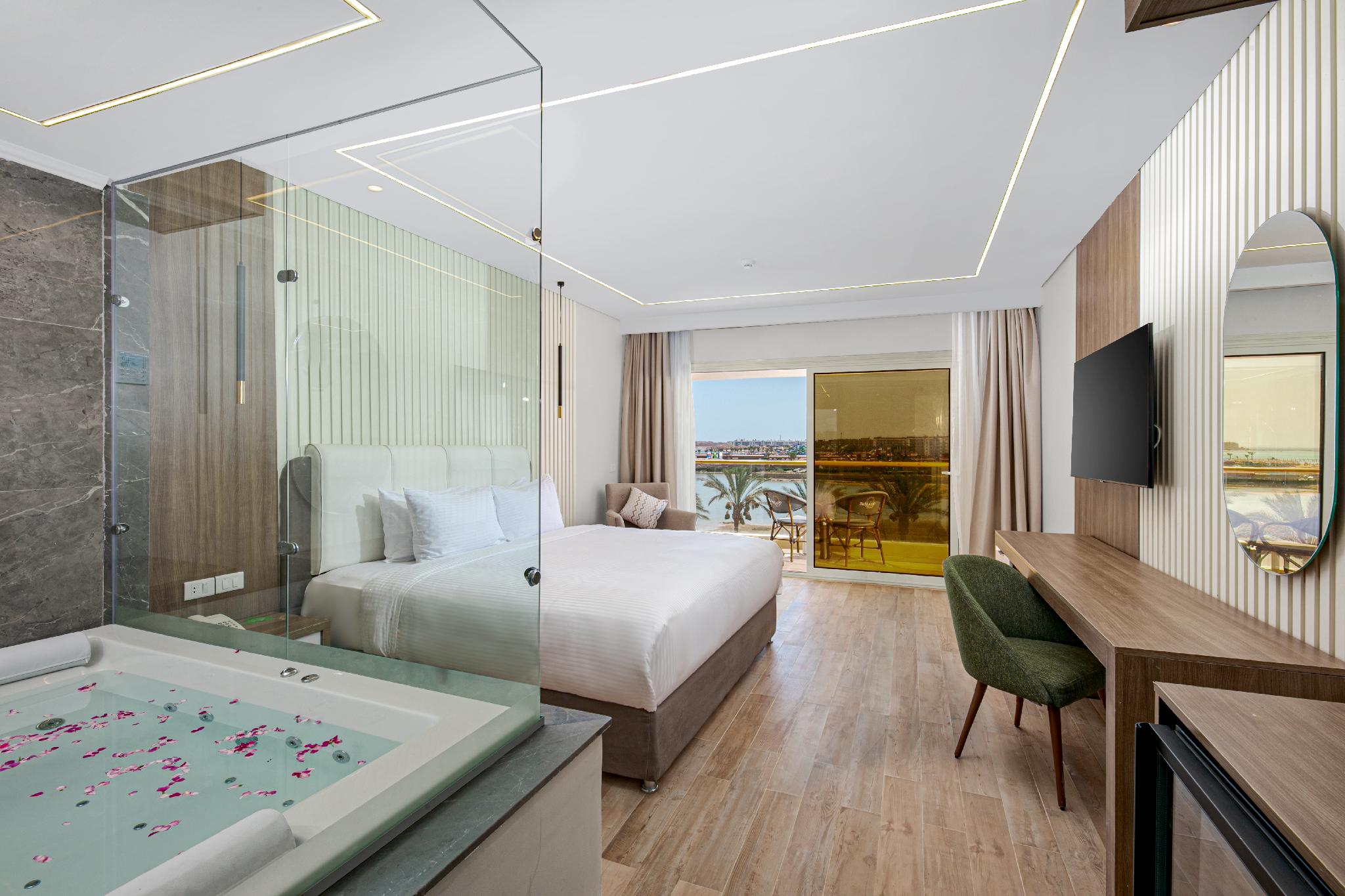 Suite, Hot Tub