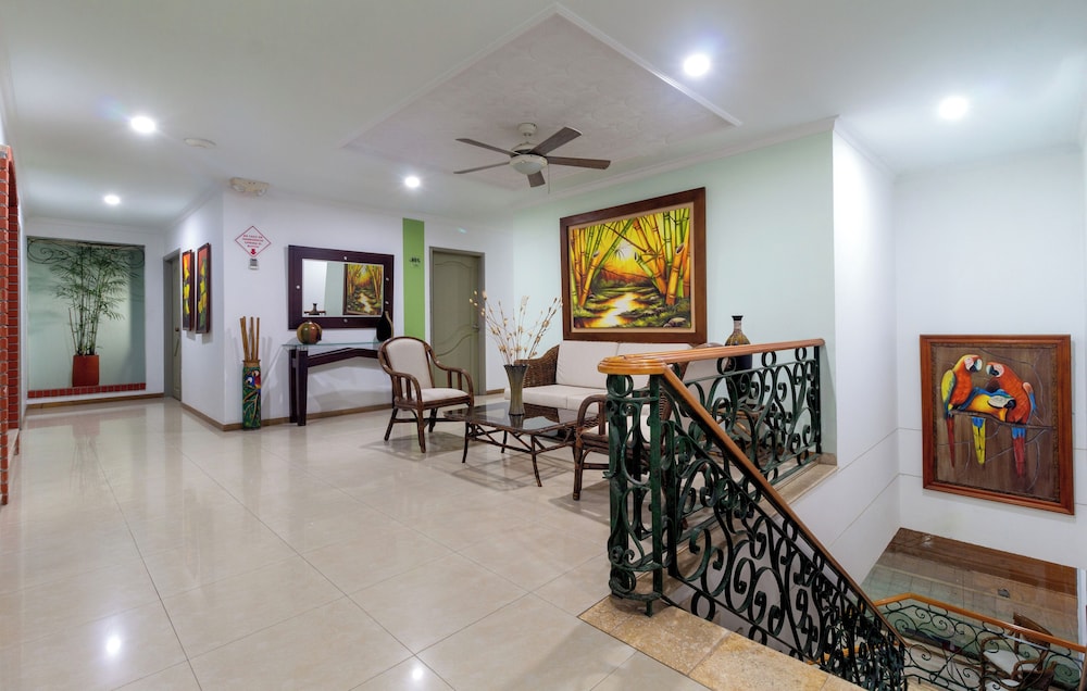 Hotel Costa Bonita 48/61