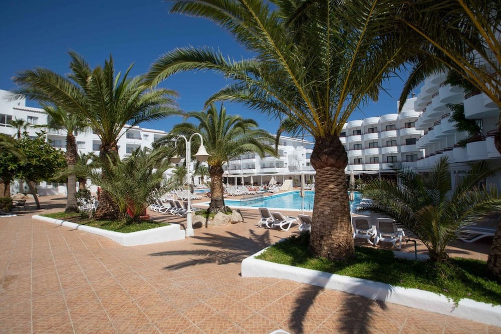 Coral Star Apartments 67/70