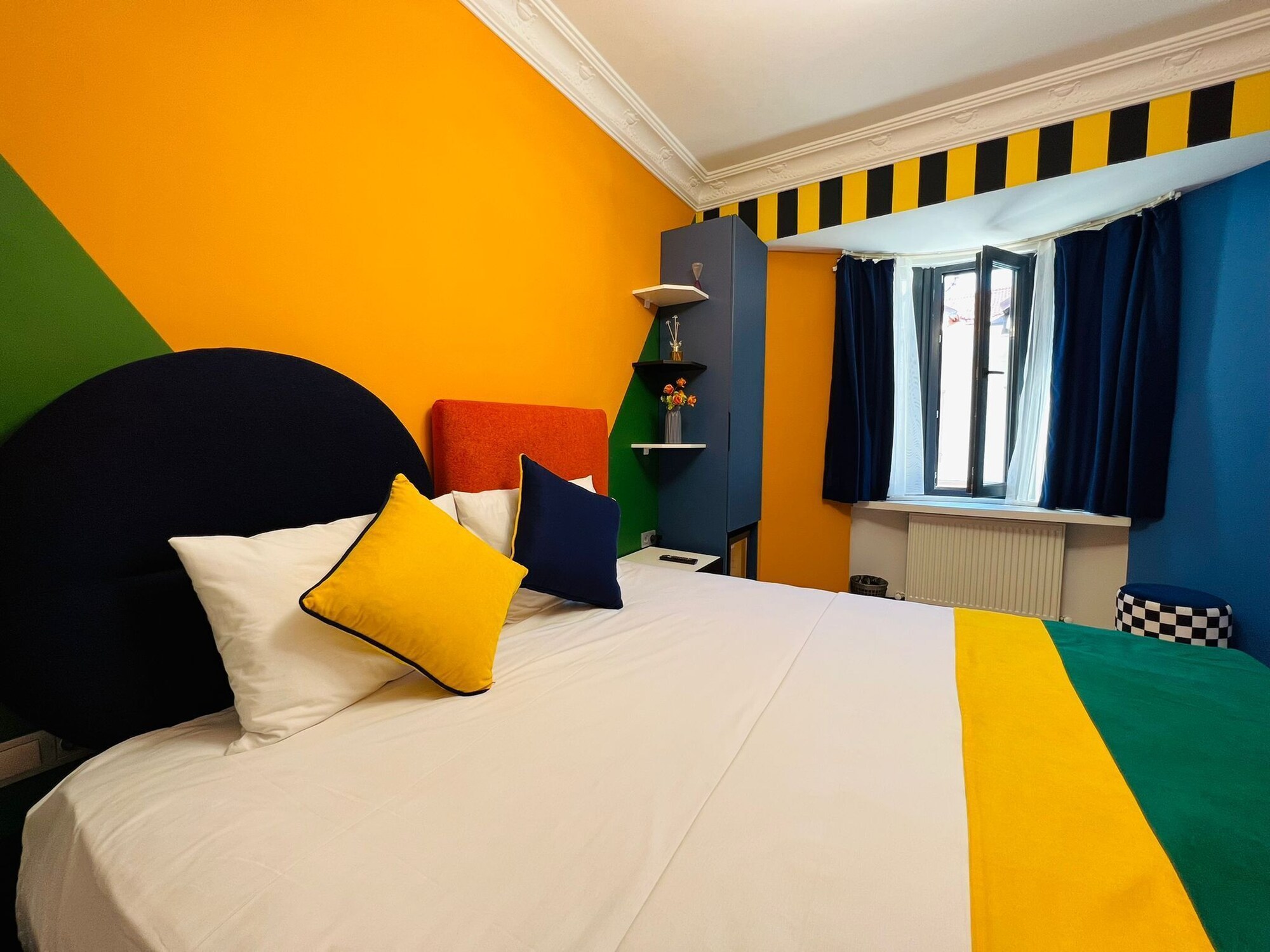 STANDARD, DOUBLE OR TWIN BED