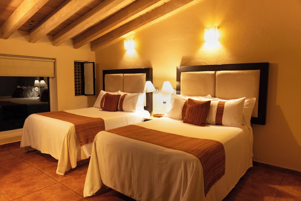 Hotel Mision Grand Valle De Bravo 10/50
