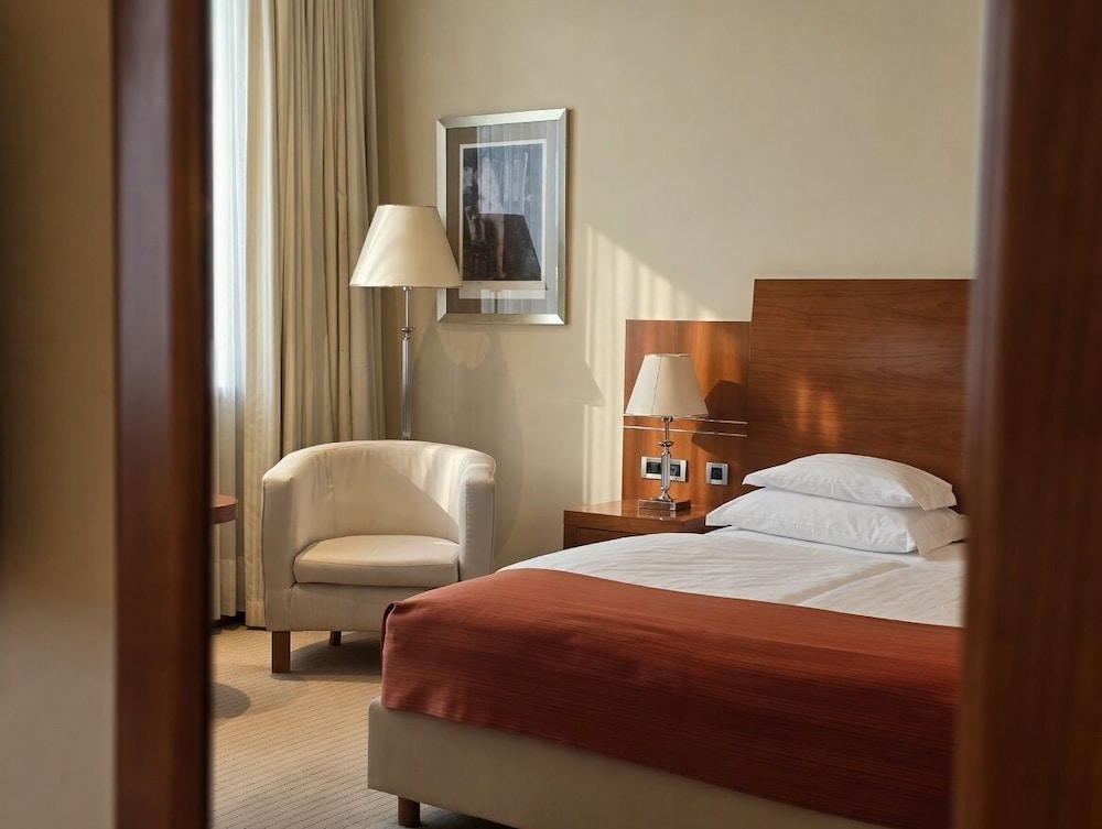 Antunovic Hotel 11/50