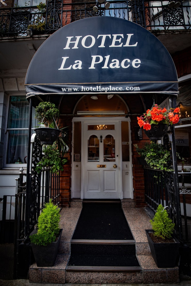 LA PLACE HOTEL 7/77