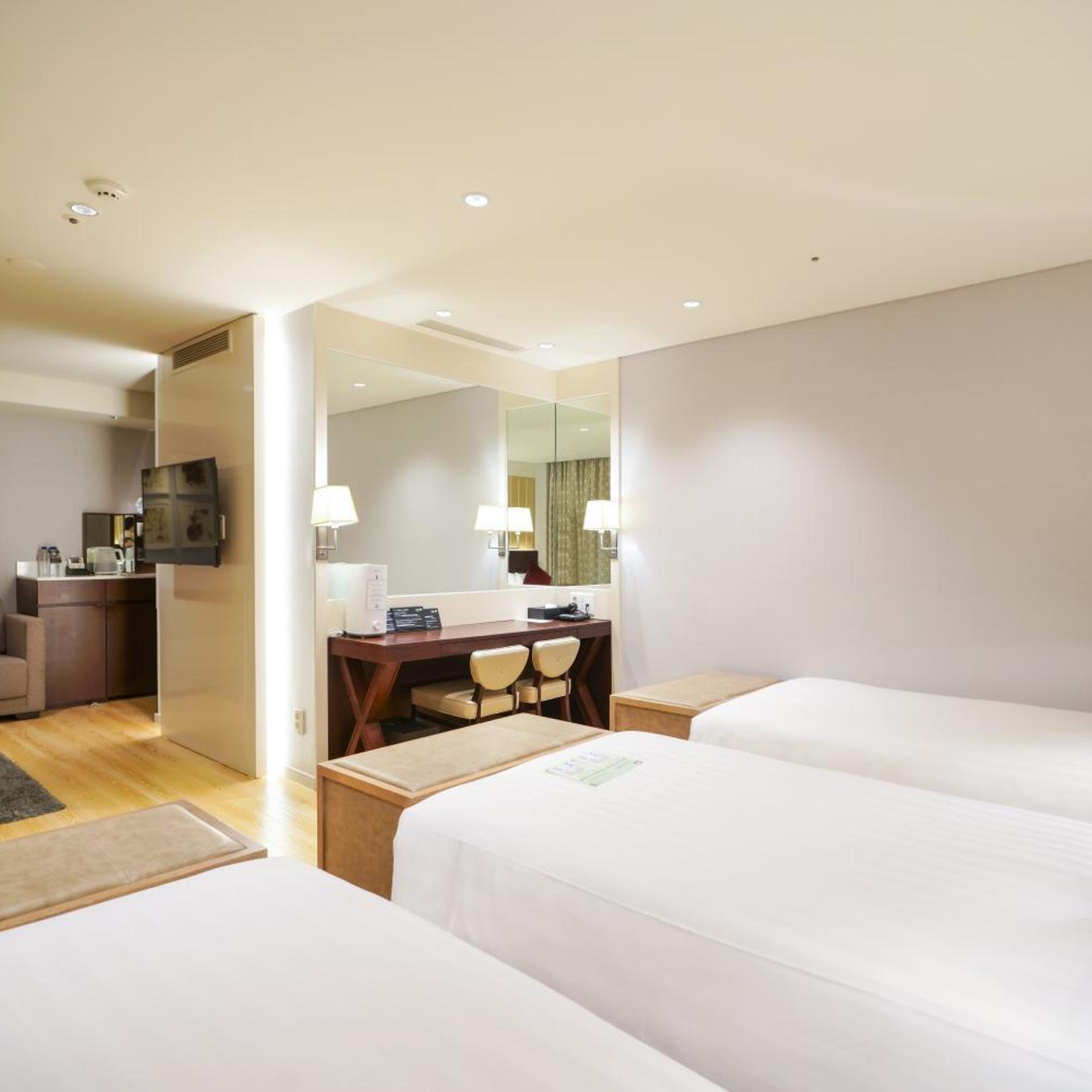 غرفة ثلاثية في طابق مرتفع، Solaria Nishitetsu Hotel Seoul Myeongdong 4/10
