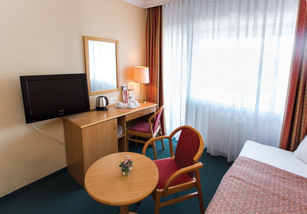DANUBIUS HOTEL ARENA 68/73