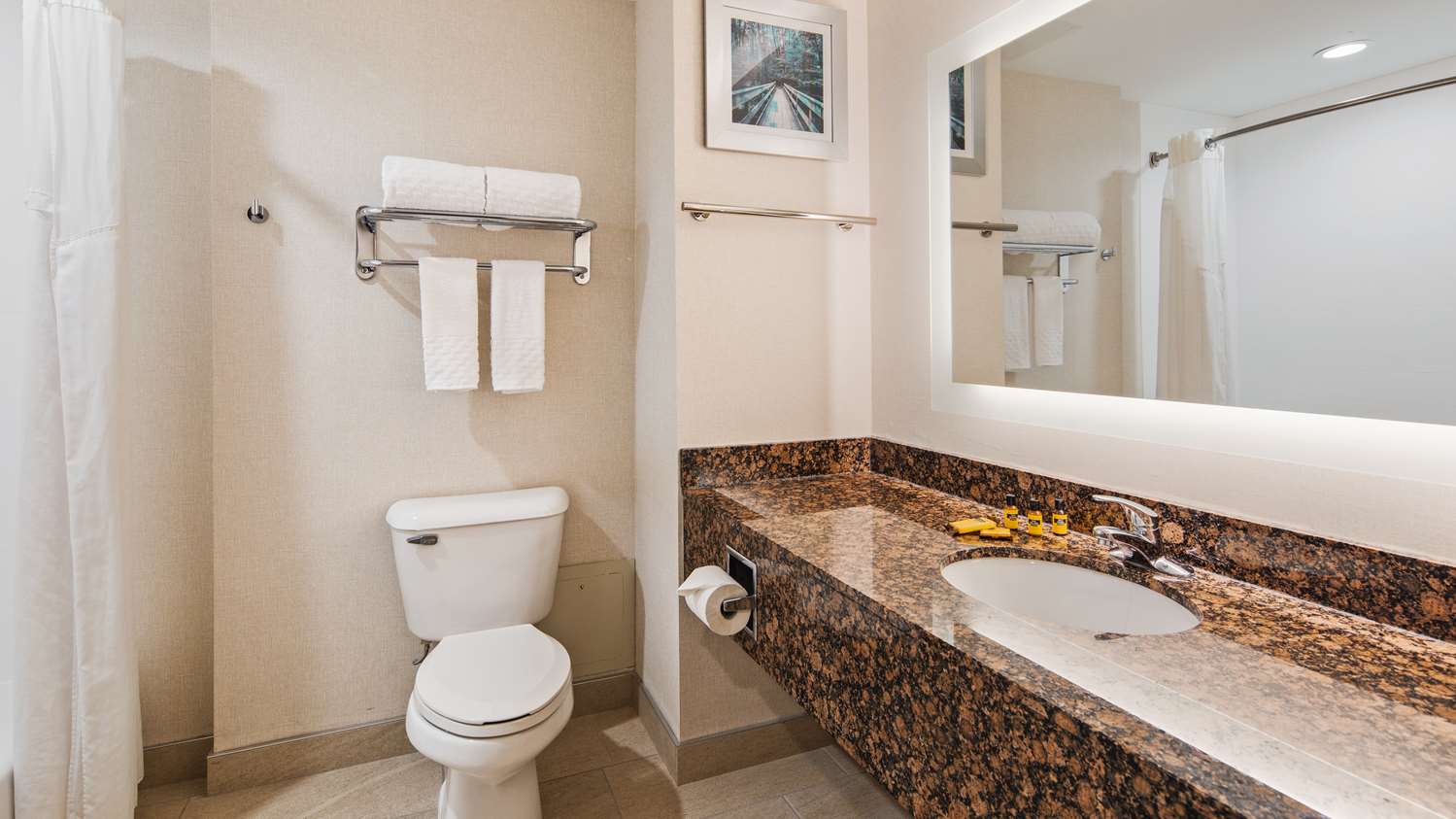 غرفة بسريرين كوين، Best Western Plus Wilkes Barre-Scranton Airport Hotel 4/5
