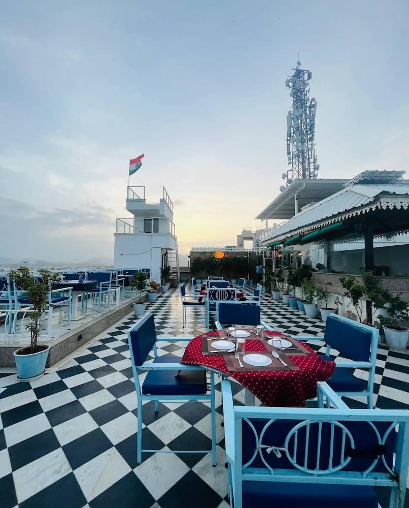 Hotel Darbargarh Udaipur 38/50