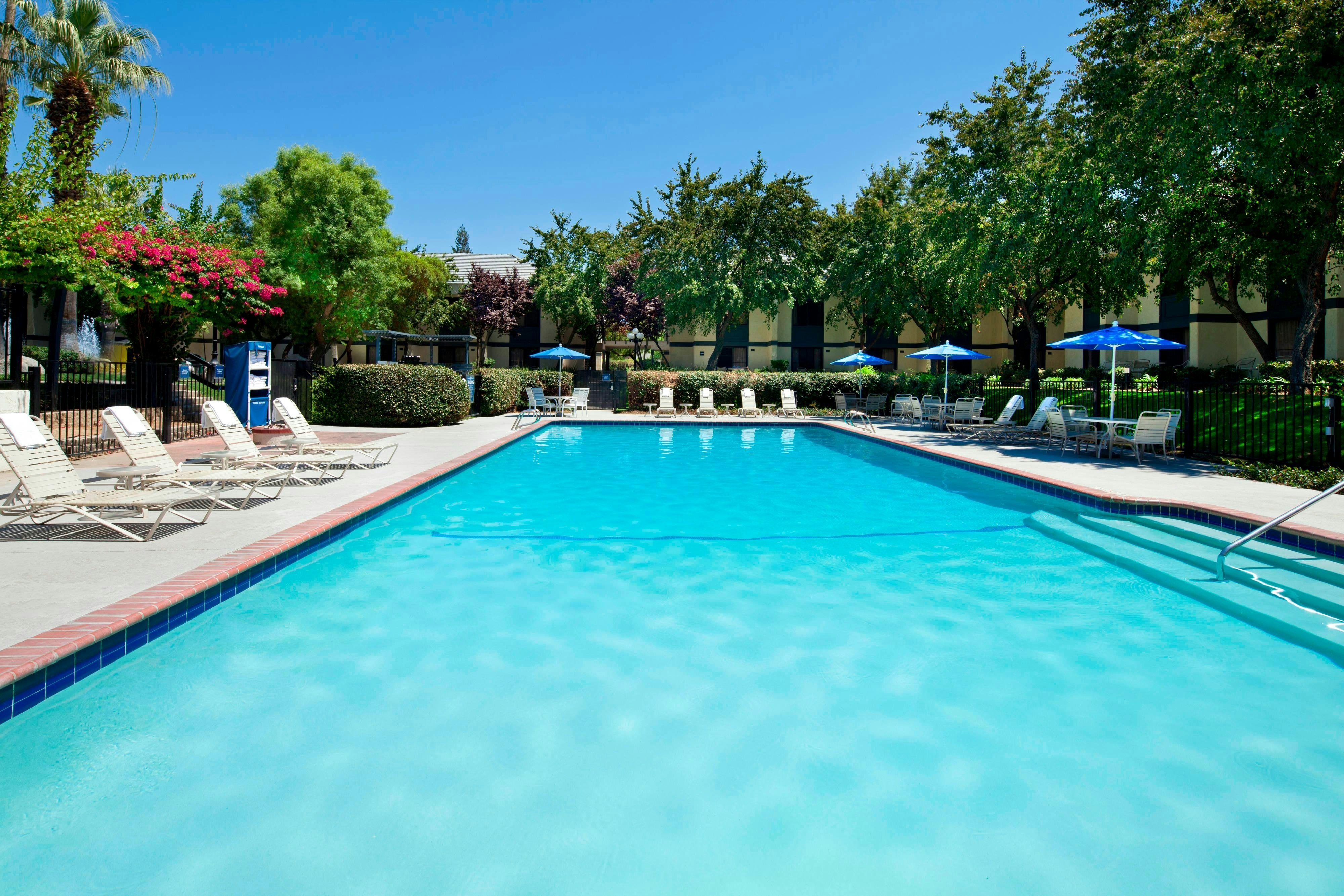Four Points by Sheraton Bakersfield 24/24