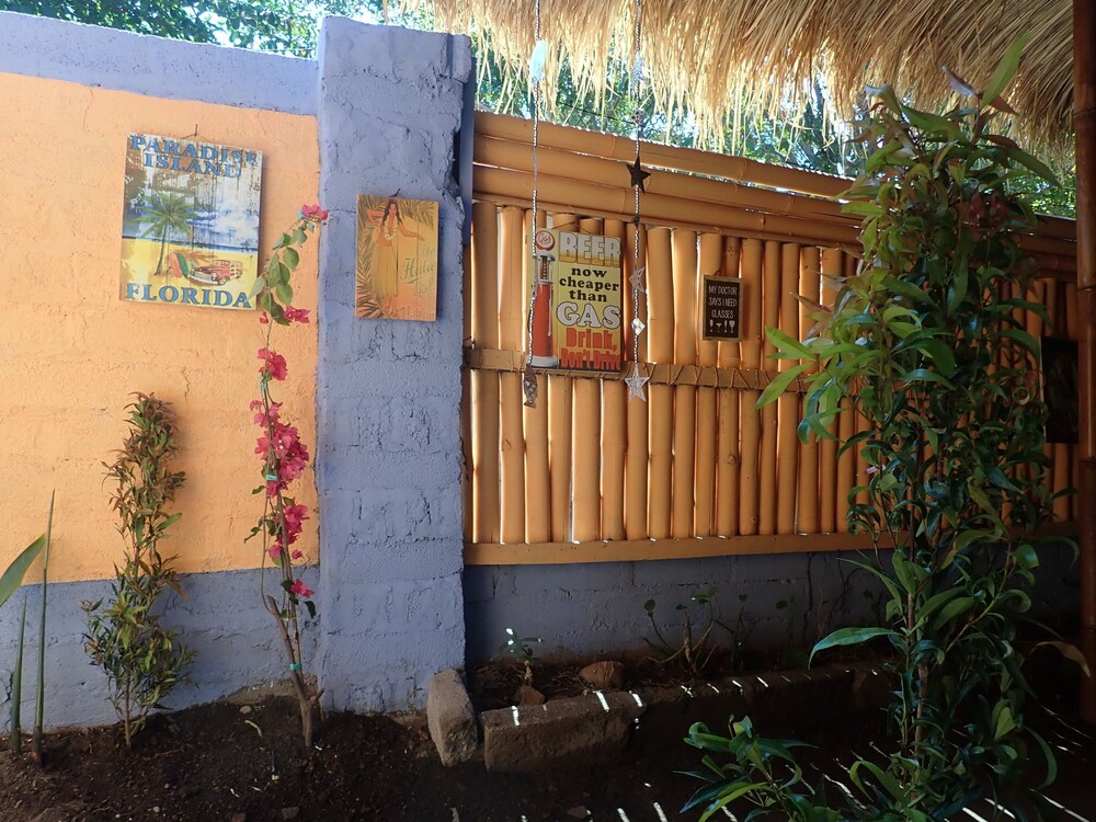 Puri Sayang Bungalows 4/50
