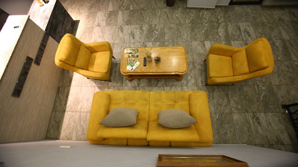 Nabadi Hotel 51/68