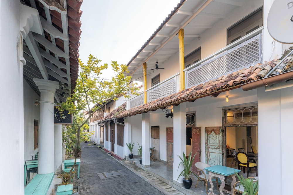 Parawa House 2/50