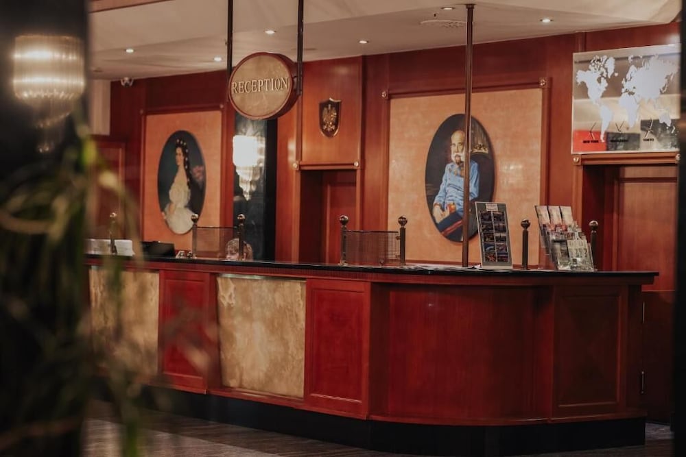 Parkhotel Vienna 8/45