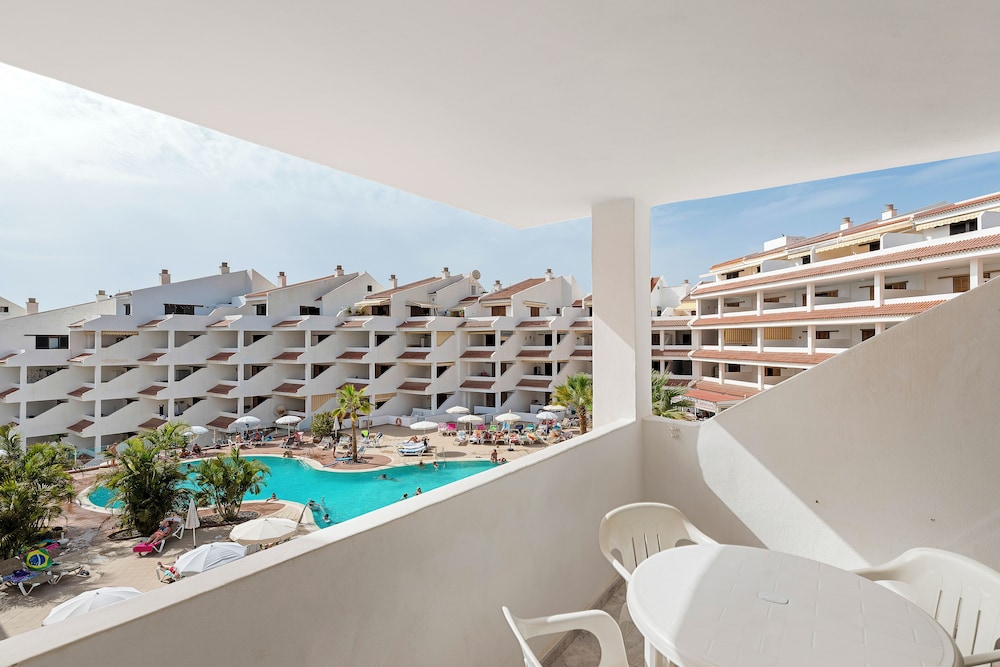 PALOMA BEACH APARTMENTS 52/57
