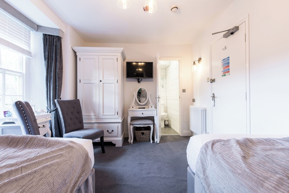 Mount Pleasant Hotel 3/50