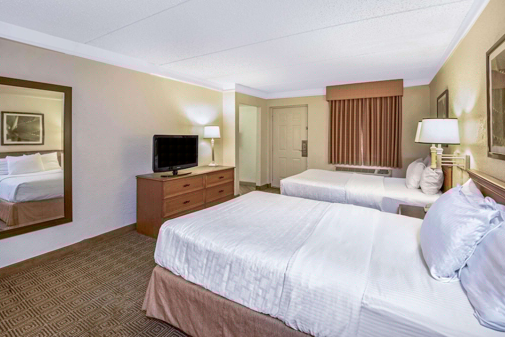La Quinta Inn San Antonio I 35 N At Rittiman Road 20/46