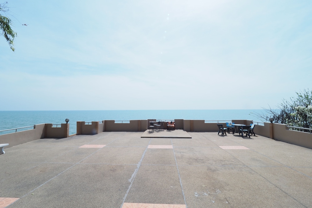 Sea Breeze Guest House 66/73