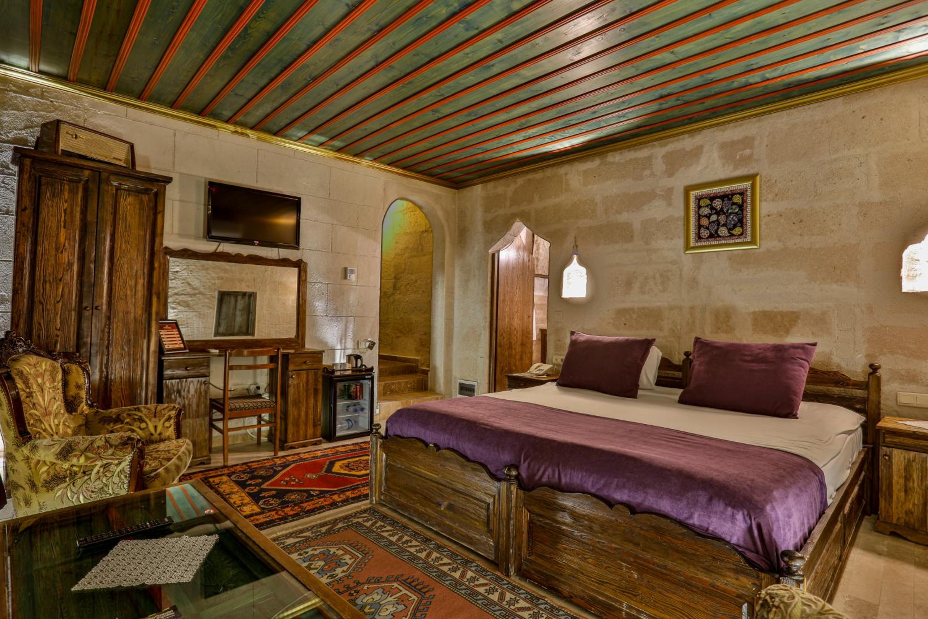 Stone, Superior, King Bed