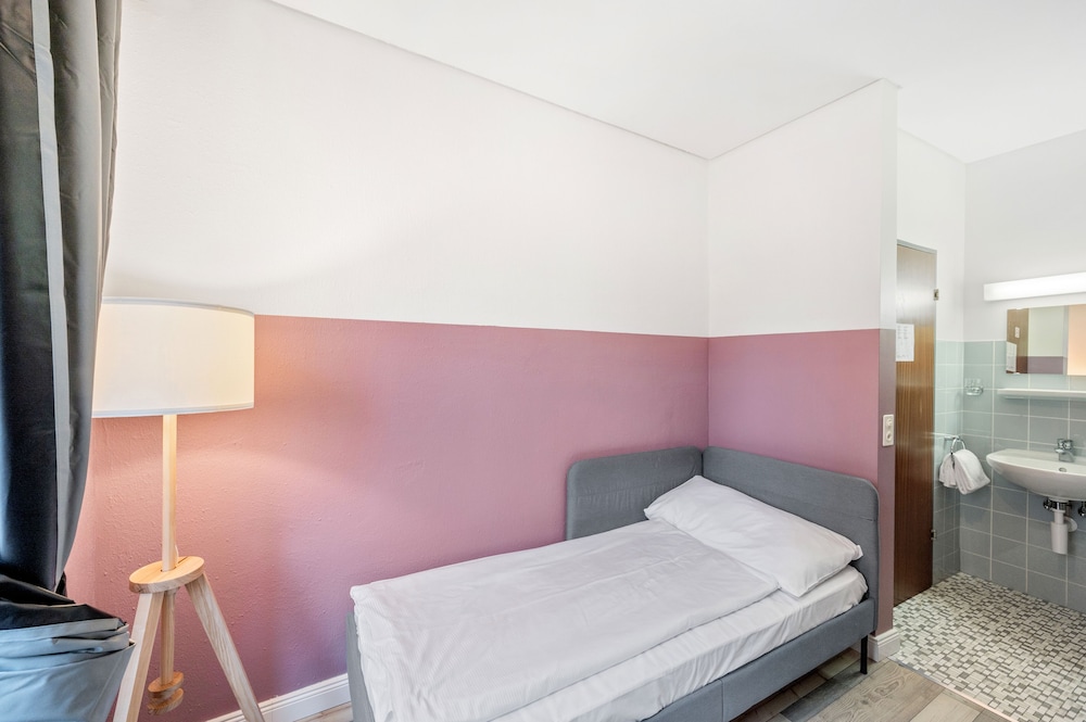 Becozy Self Check-in & Pop-up Hotel 23/52