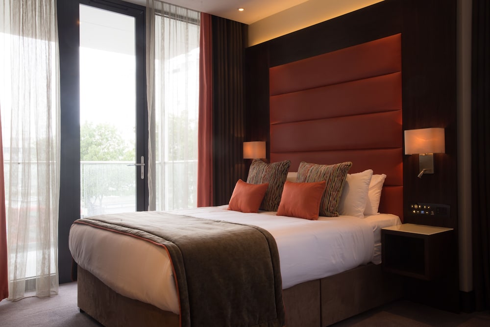 St George S Hotel Wembley 10/32