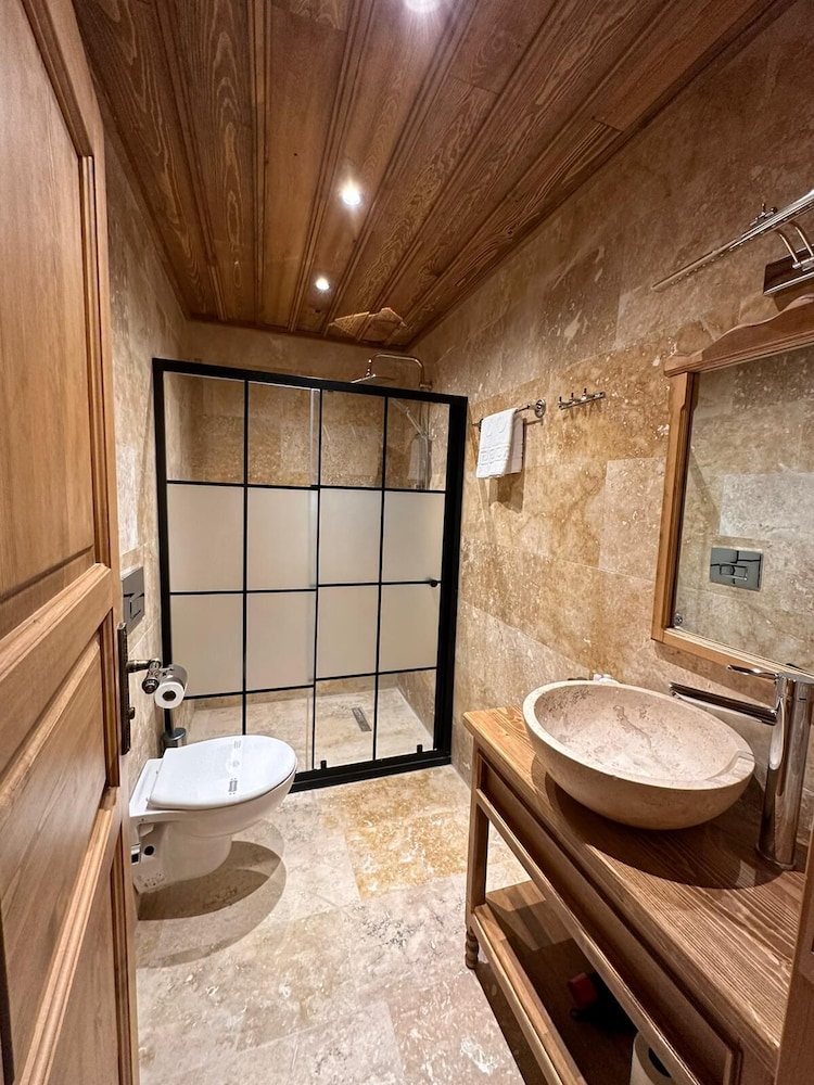 Elevres Stone House Hotel 39/67
