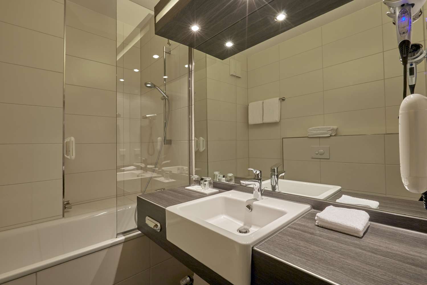 H+ Hotel Koln Hurth 42/43