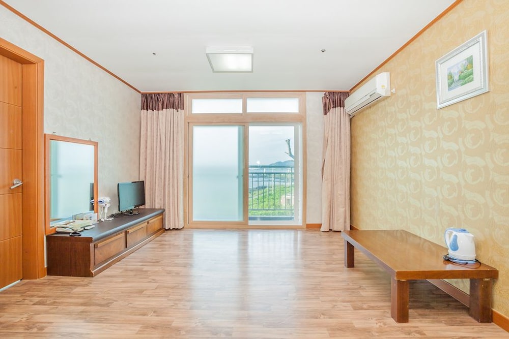 Il Sung Jeju Beach Resort 30/42
