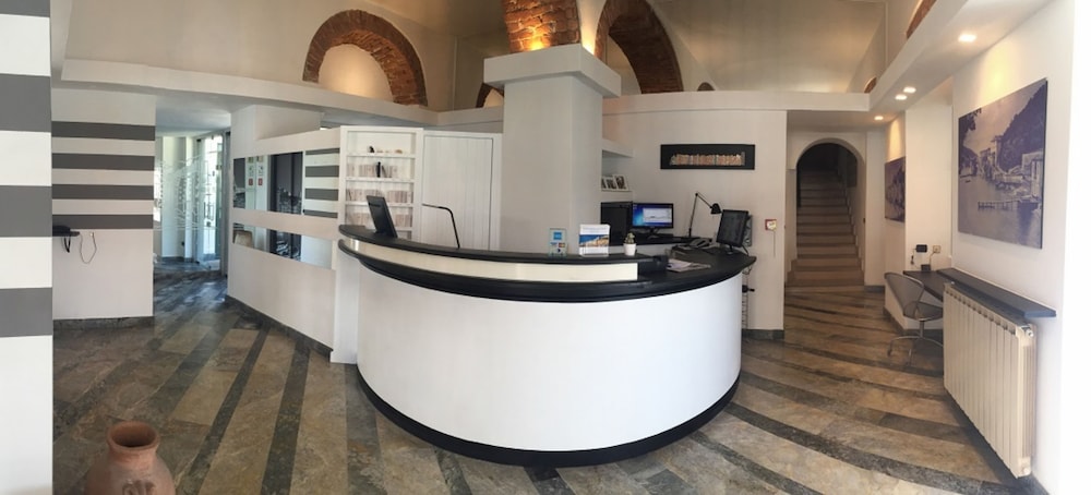 Hotel Paradiso 3/51