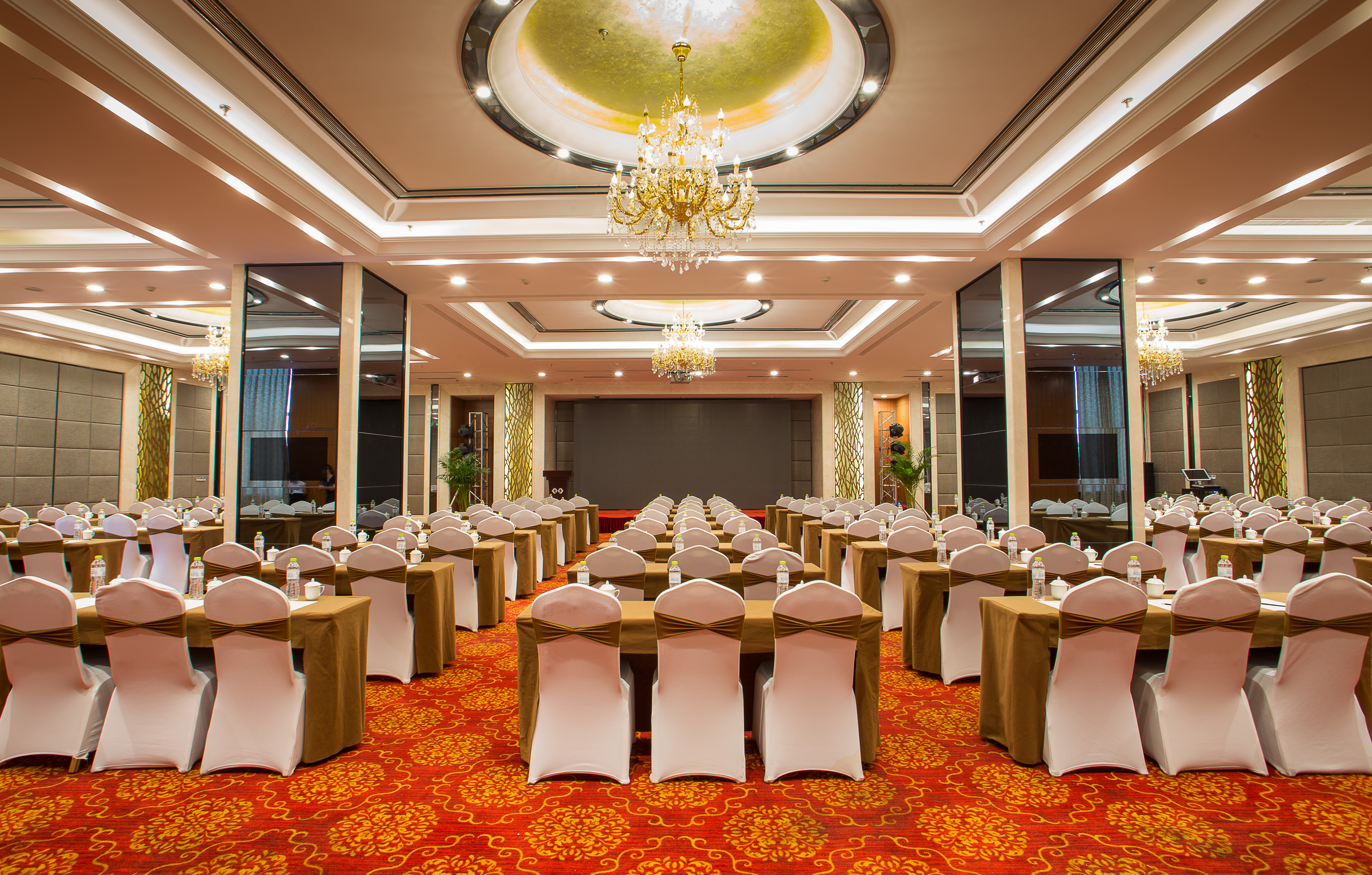 Qingdao Gloria Plaza Hotel 20/22