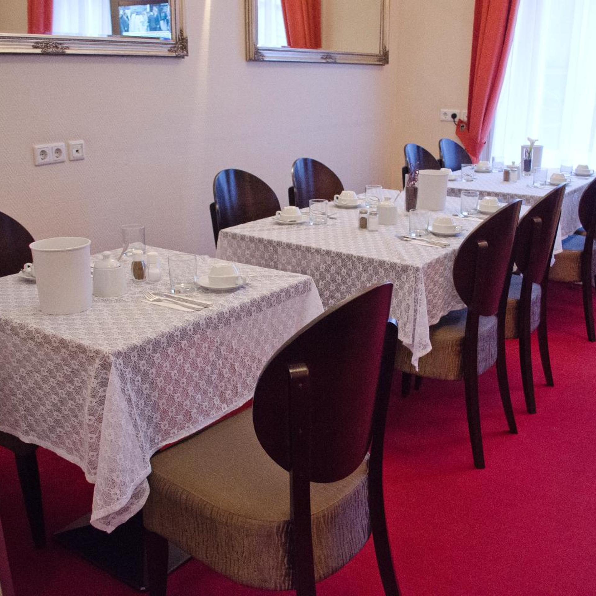 Hotel Polo Am Zob 42/54