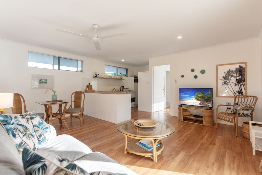 Lychee Tree Holiday Apartments 52/73