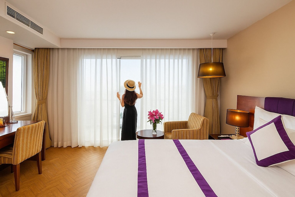 SUITE, KING BED, OCEAN VIEW