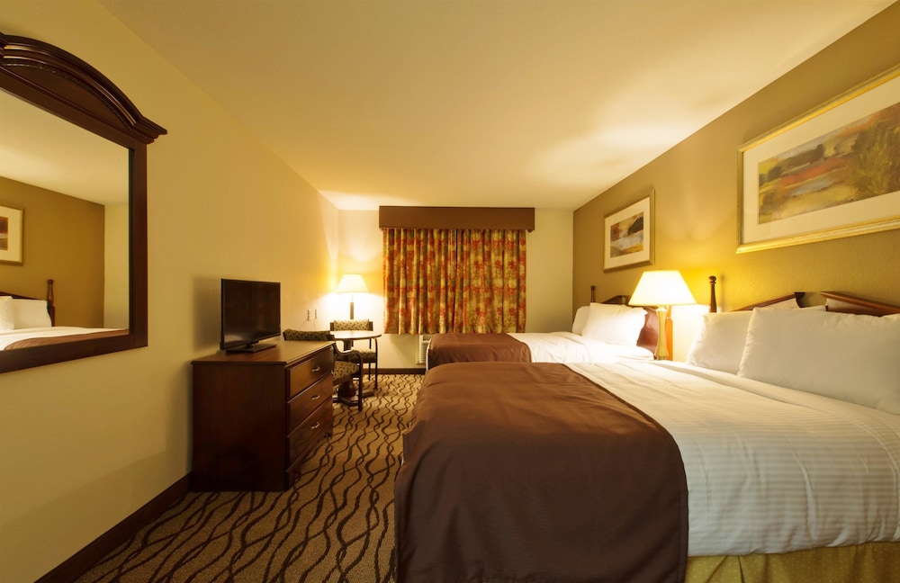Country Hearth Inn & Suites Toccoa 7/23