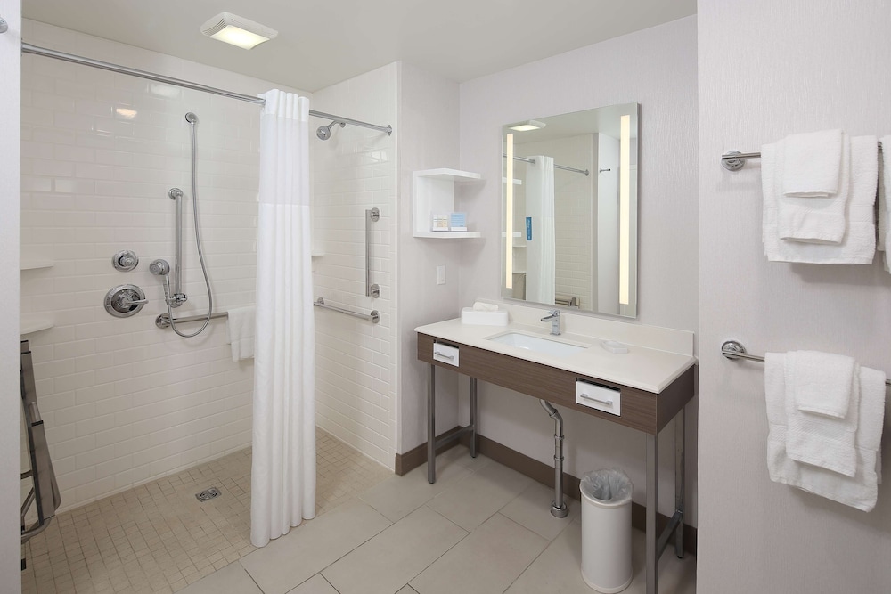 Hampton Inn Holland 16/55