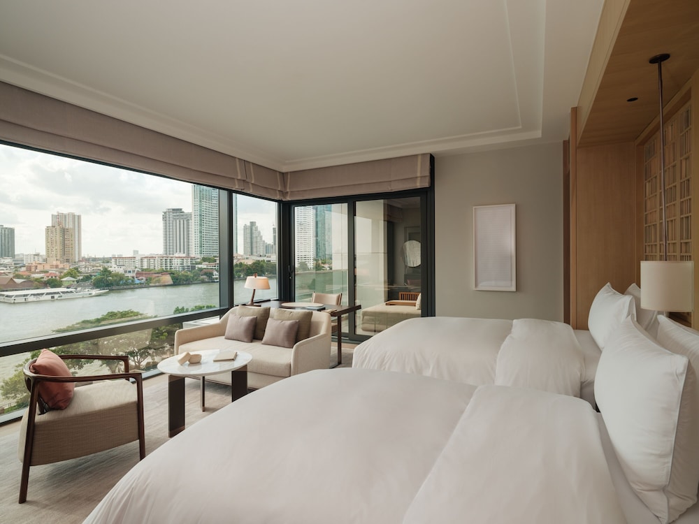 Premier, Twin Beds, River Front