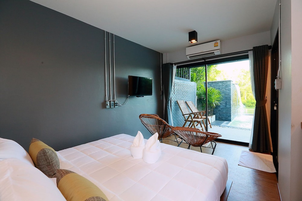 Canvas Family Home 5/30