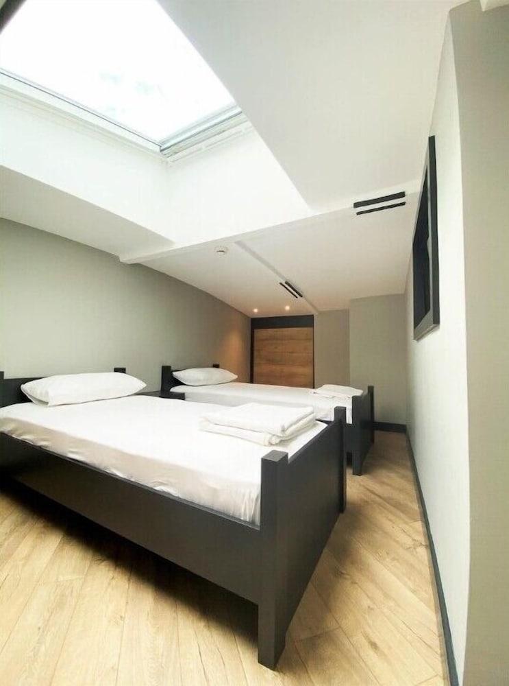 Z-Suites 18/50