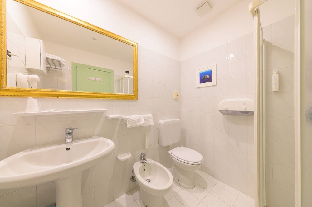 غرفة أساسية بسرير كوين، Hotel Terme Oriente – Beach & SPA 6/8