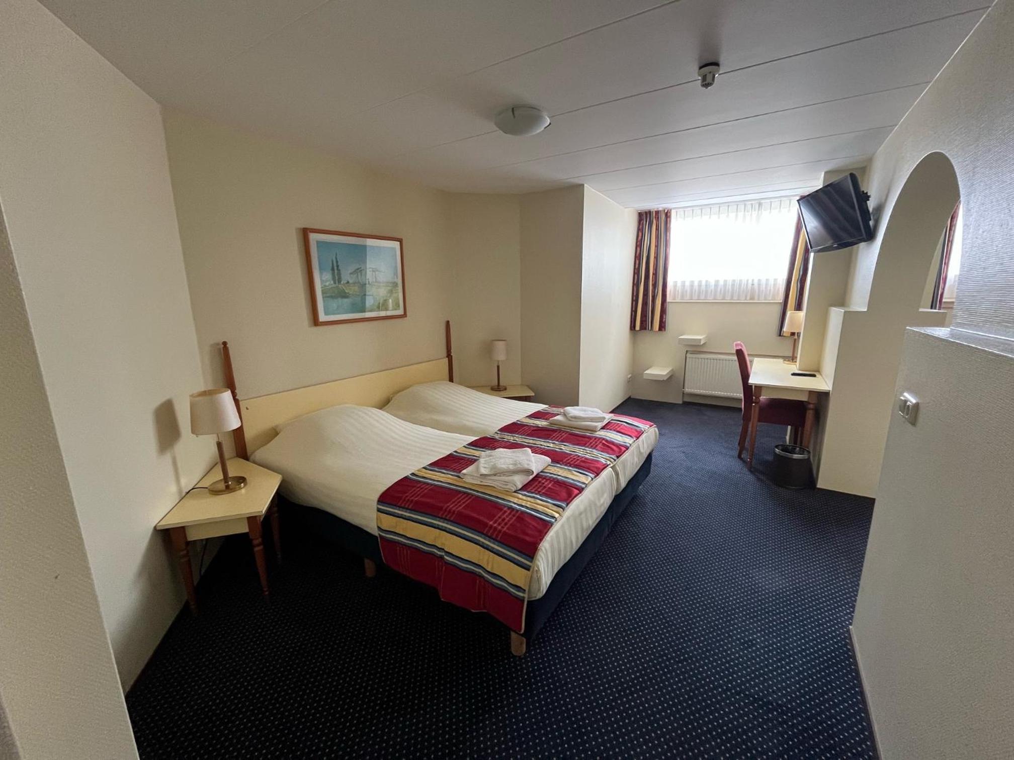 Semi Basement, Standard, with Extra Bed