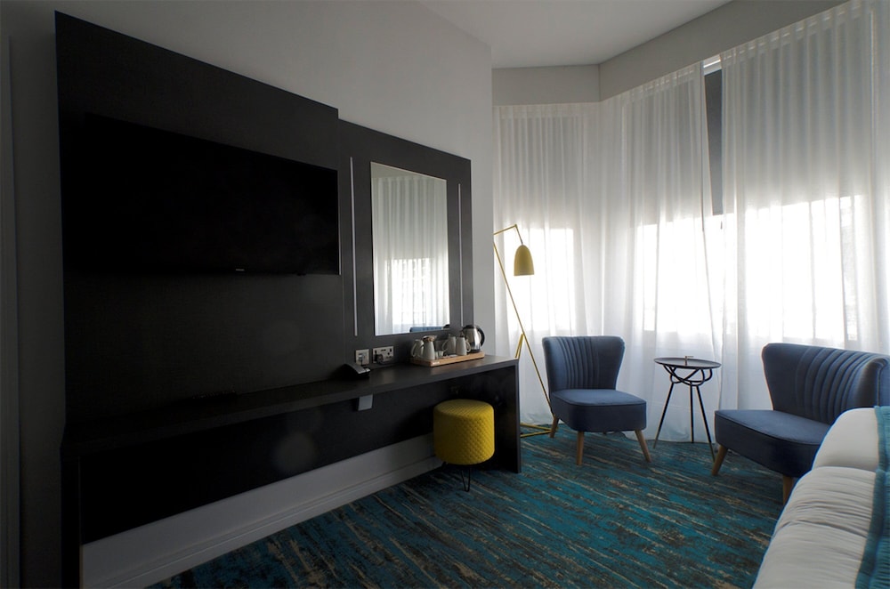 K Hotel Kensington 40/44