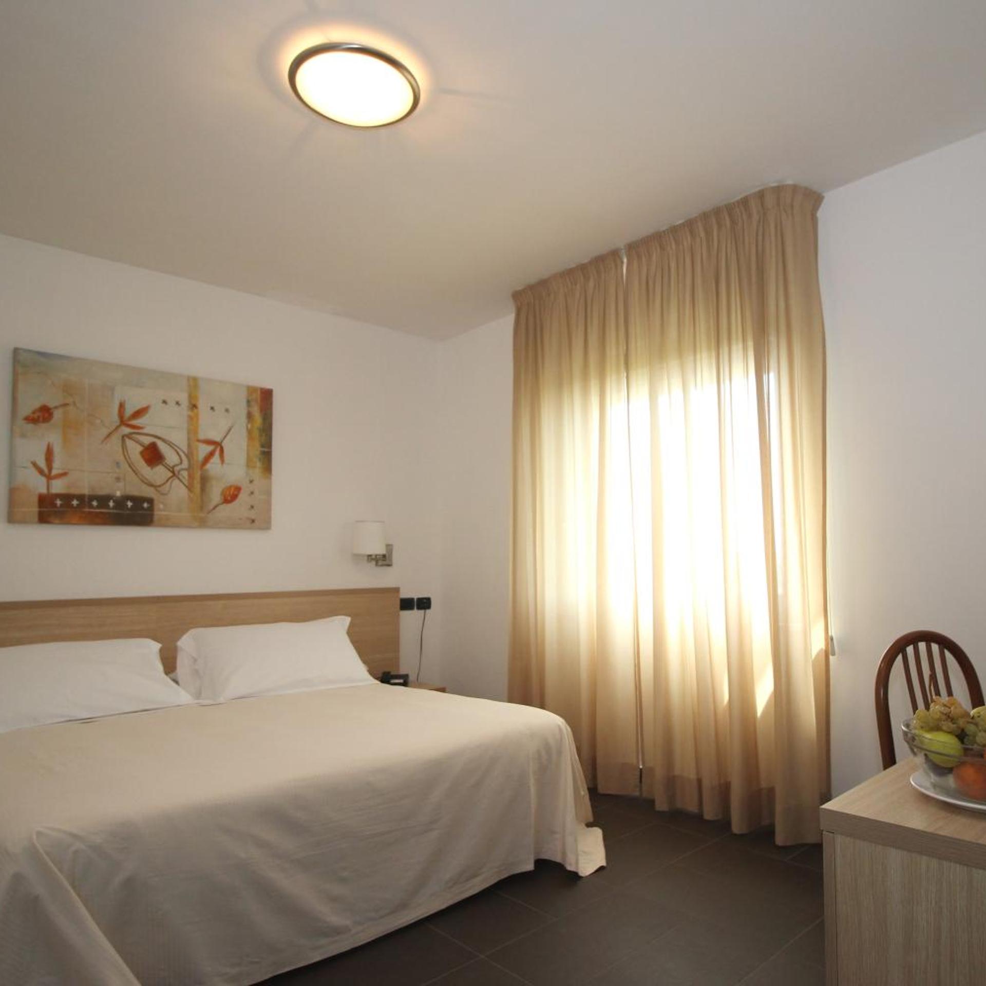 Room, Triple