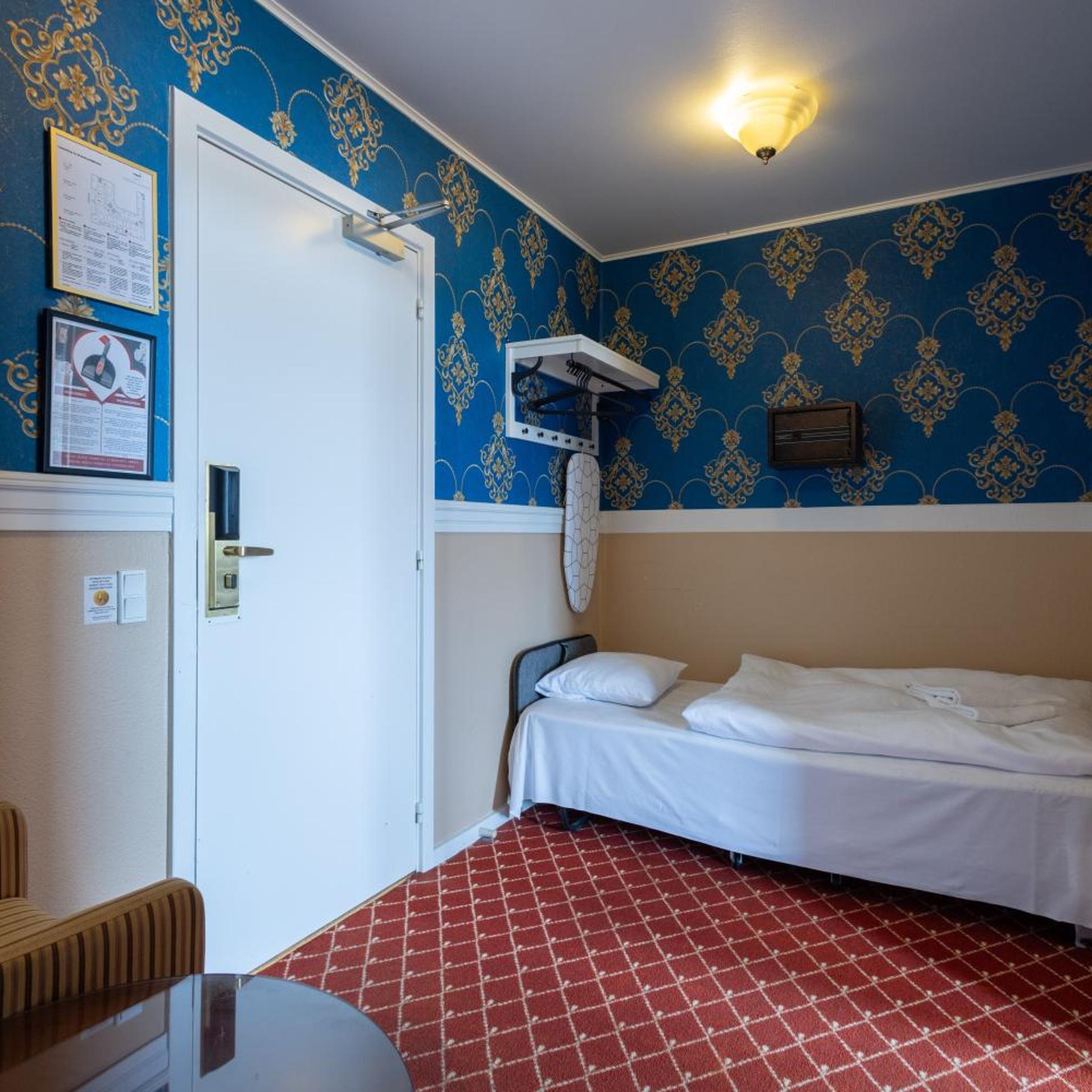 Room, Double or Twin Bed, with Extra Bed