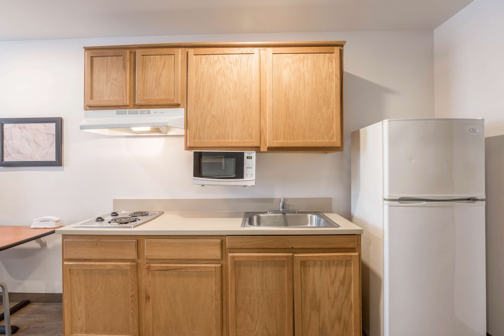 Extended Stay America Select Suites - Orlando - Sanford - Airport 27/35