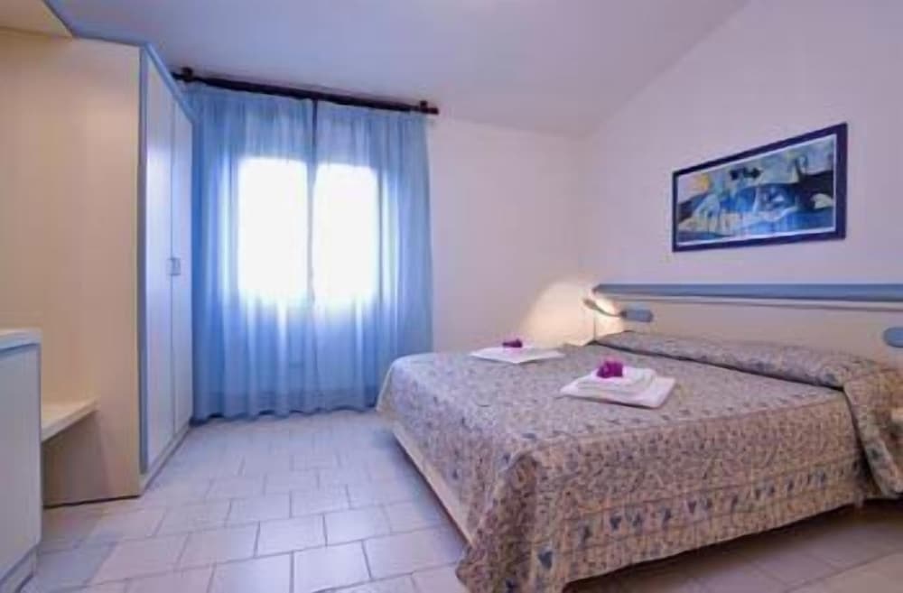 2 Bedrooms, Silver, Apartment, 1 Double and 1 Single Bed, Bunk Bed, Sofa