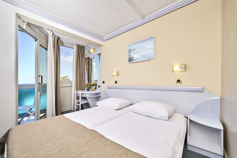 Classic, Double Bed, Sea View, Balcony