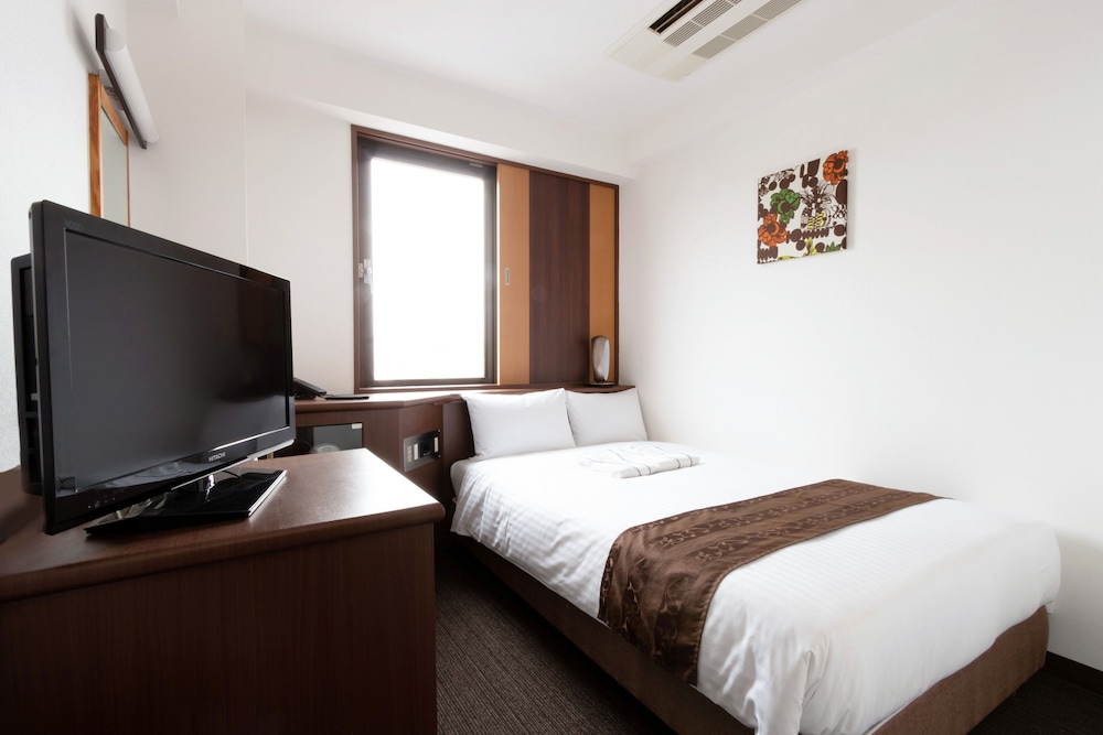 SEMI ROOM, SEMI DOUBLE BED